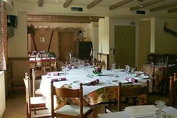 Отель Les Bernards 2*