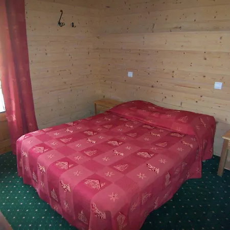 Les Bernards Hotel