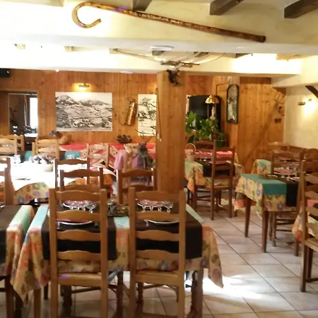 Les Bernards Hotel 2*