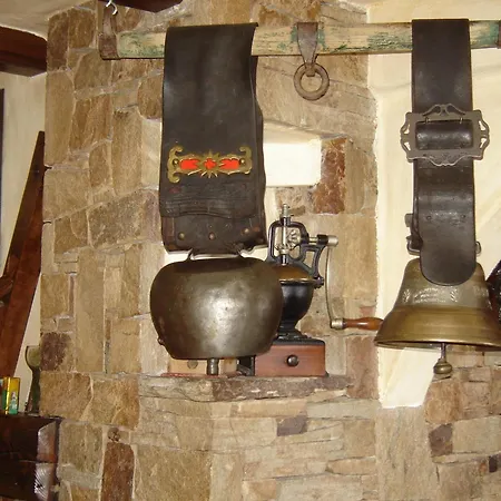 Les Bernards Hotell