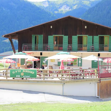 Les Bernards Hotell