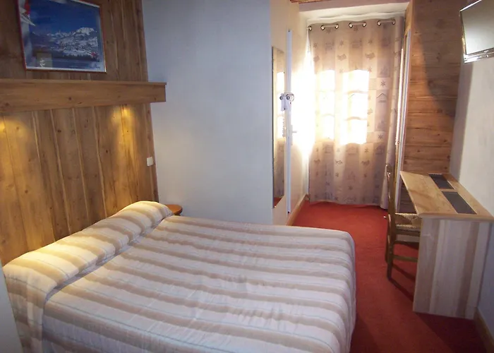 Hotel Les Bernards 2*