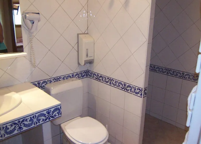 Les Bernards Hotel 2*